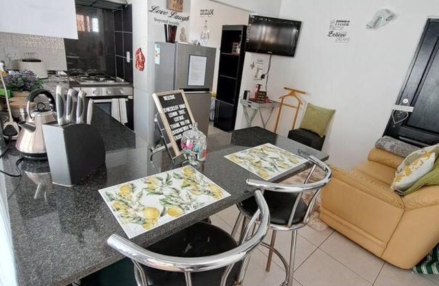 Westcliff Drive Lemon Tree Cottage