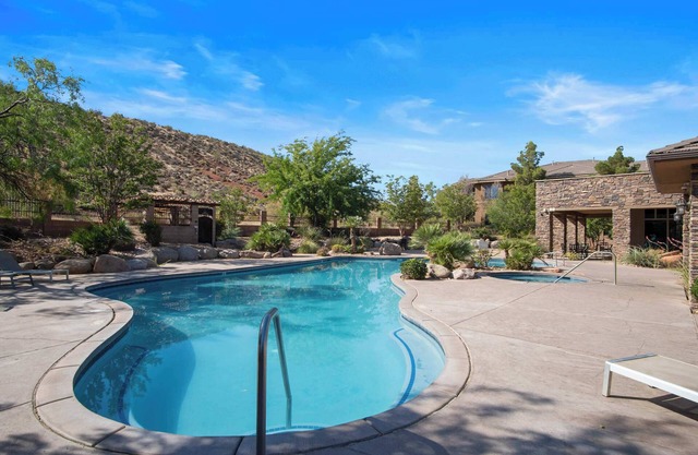 Western Front - Rustic Charm & Comfort