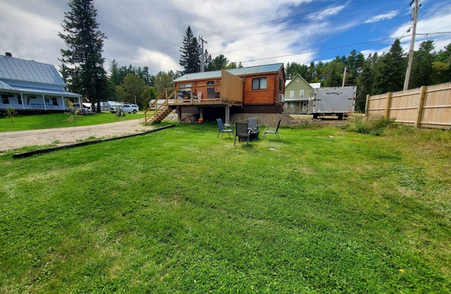 Western Mountain Retreat. Hunt,Fish or Relax. 20 minutes to Sugarloaf. nnnn
