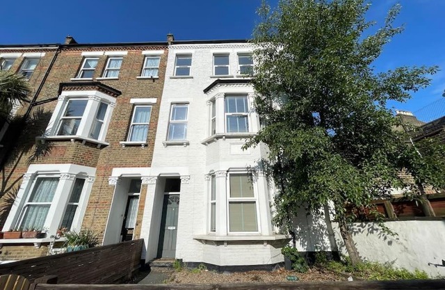 Westfield, 8 Beds, 5 Stations 10min, Central 20min