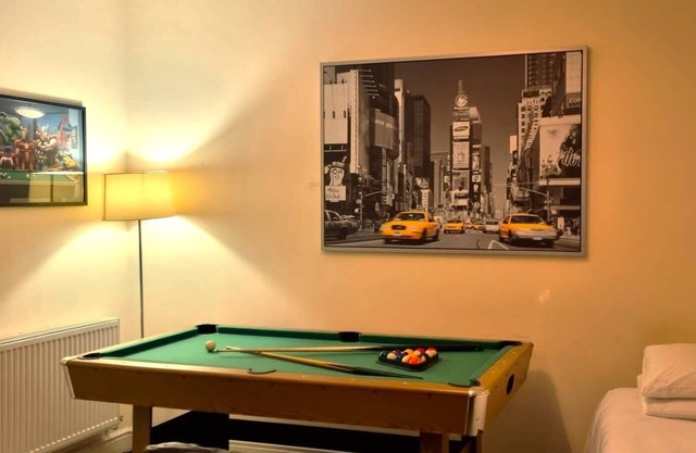 Westlecot House - 3 bed, 2 bath, Sleeps 7