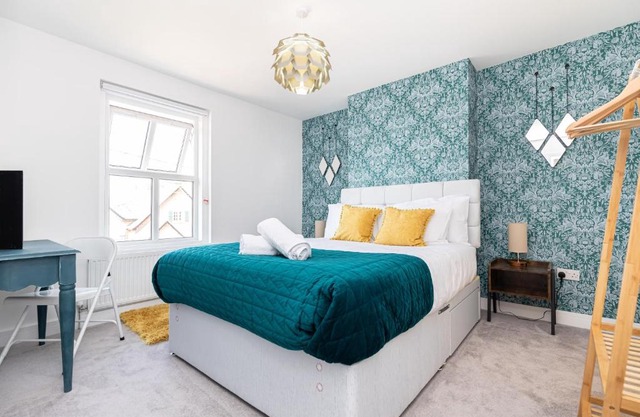 Westview Cottage bikes/chef/hot tub