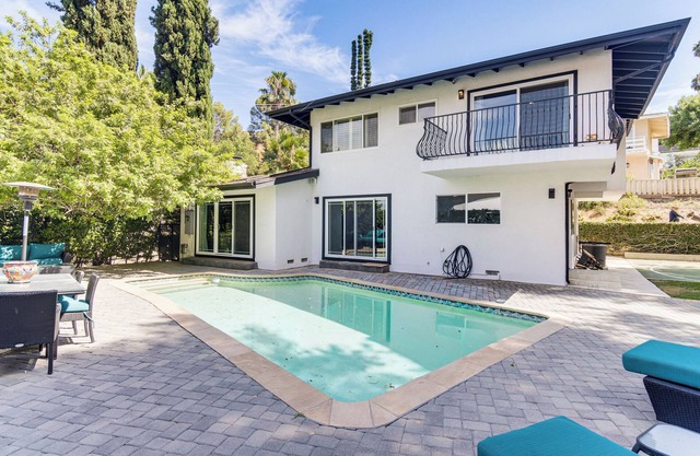 WFH Friendly: Spacious Hillside Retreat in Encino