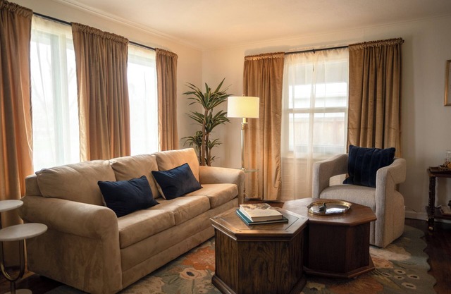 Whether you're here to explore the Rogue River, Crater Lake, or the Britt Festival, this location is the perfect home base for your Southern Oregon experience!