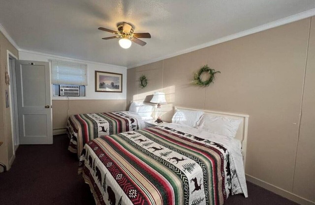 Whetstone Bay Lodge Room 2 - Sleeps 4