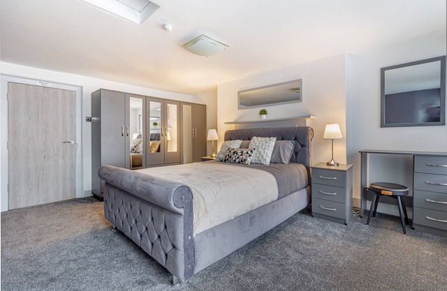 WhiskAwayStays - city centre with roof terrace