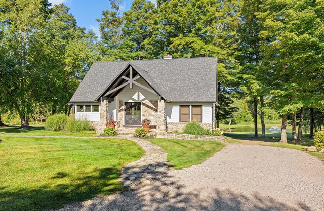 Whispering Estate Guest House - A Romantic Countryside Getaway