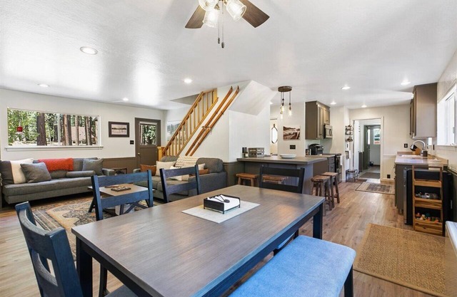 "Whispering Pines" Family Retreat - By the Feather River in Graeagle