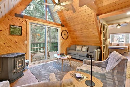 Whispering Woods Big Bear~ Central Resort Cottage~