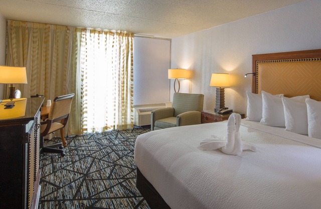 Whispering Woods Hotel & Conference Center