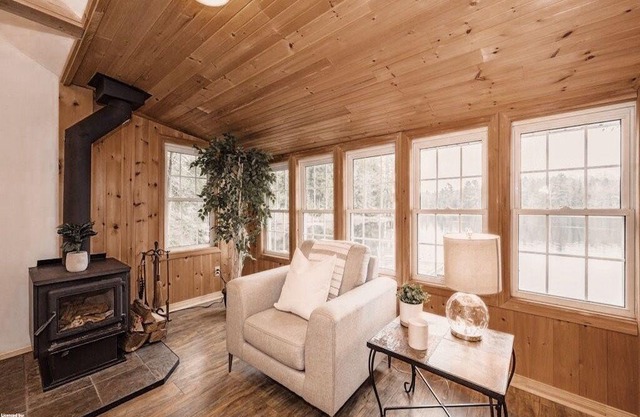 Whispering Woods Lakefront Cabin|Water Access|Canoe|Kayak|BBQ