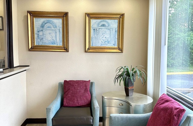 Whistling Pines - Daily & Extended Stay, Elizabeth City