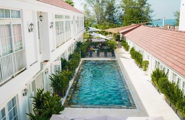 White Boutique Hotel and Residences