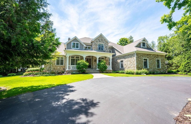 White Cliff Water Front Home, the Finest in Door County!