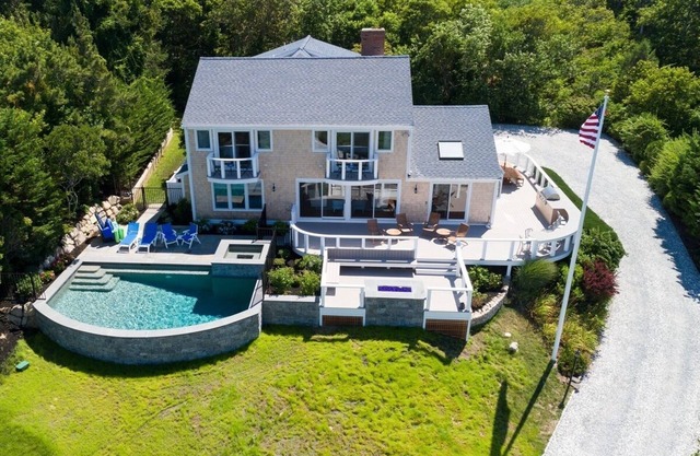 White Crest: 009-O Private Orleans resort with water views, heated pool/spa & fire pit