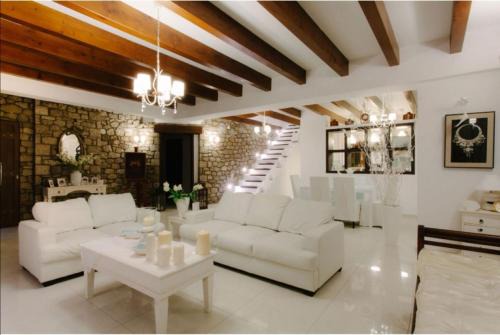 White Diamond Villa