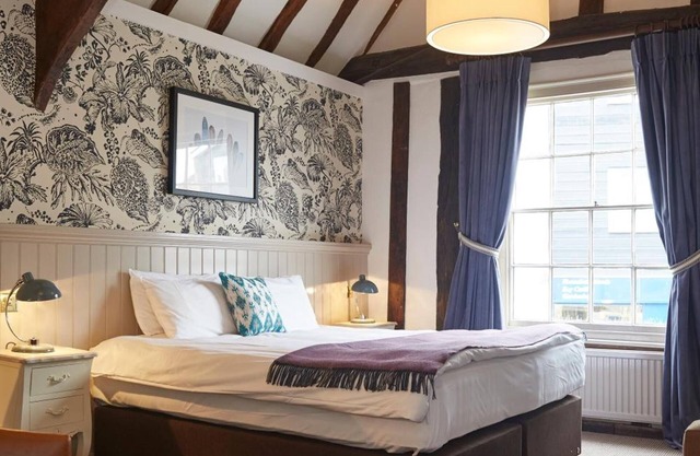 White Hart Hotel by Greene King Inns