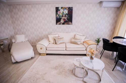 White Home Luxury