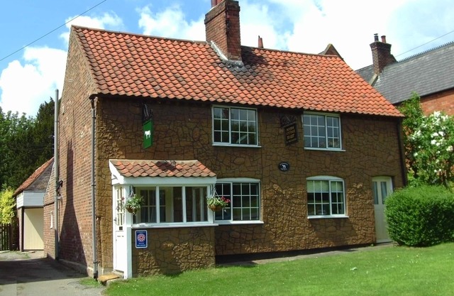 White Horse Cottage with Sauna