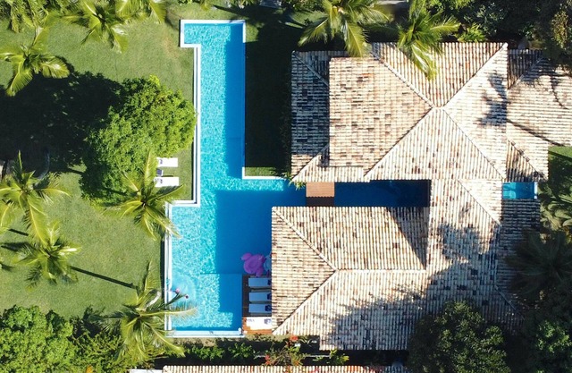 White House-Stunning view of the Ocean, downtown, in gated community.