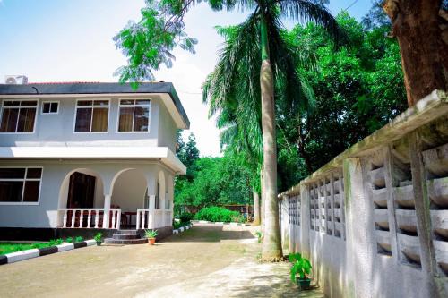 White Lodge Hotel