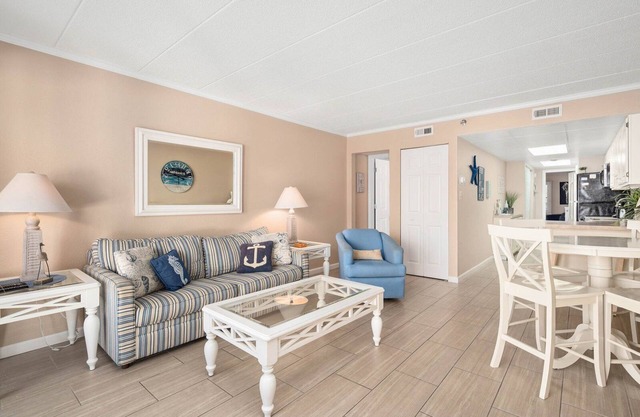 White Marlin - Adorable bayfront condo. downtown OC with outdoor pool