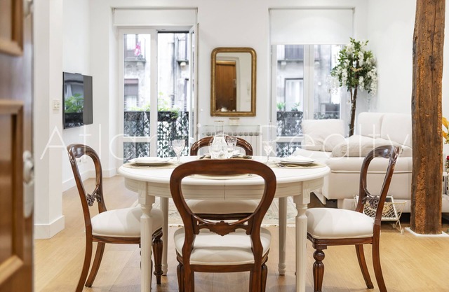 White & Quiet Apartment | Atlantic Realty