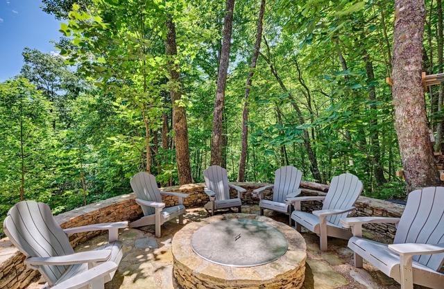 Whitetail Cottage - Four Bedroom Home in Sapphire
