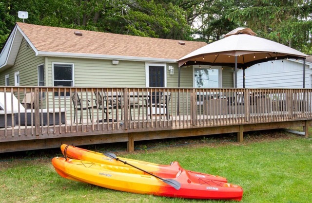 Whitewater Lake Living - Large Deck - In The Heart of the Kettle Moraine
