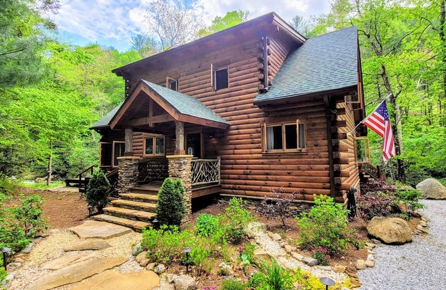 Whitewater Mountain Cabin on the Cullasaja River