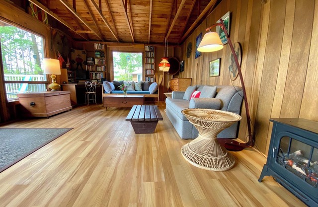 Whitt Island cottage on Lake Muskoka