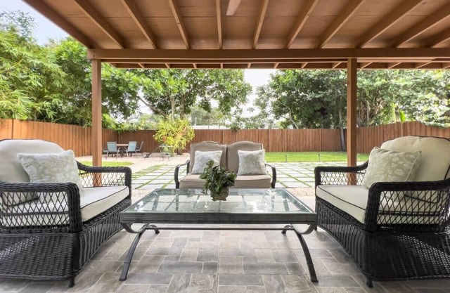 Wicker & Wine, Homey, Hot Tub in Fort Lauderdale