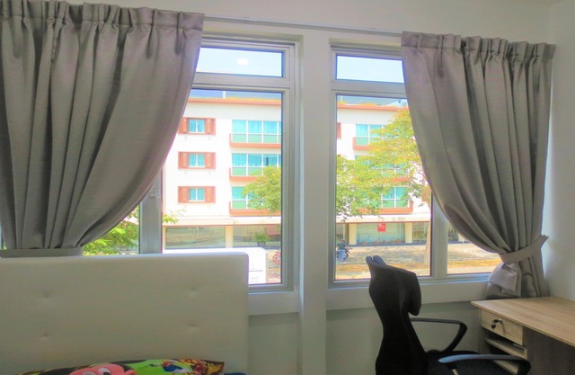 WIDE Balcony Rm2 @ tiong bahru (near SGH)