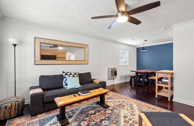 WiFi - Pet Friendly - Cozy Stay - Grey Duck
