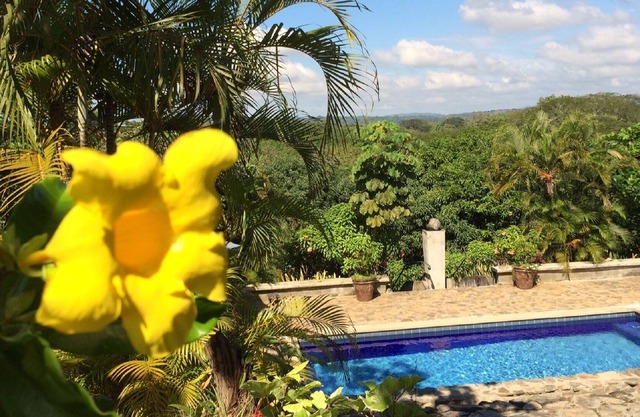 WiFi & Pool Between Jaco and Orotina