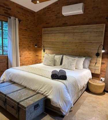 Wild Fig Cottage with Tickle Tub in Hartbeespoort