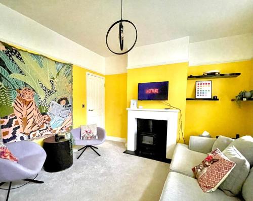 Wild Springs - Centraly Located House With Free Parking