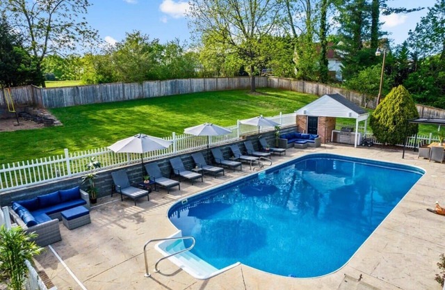 Wild West Pool Sportcourt Hot Tub Fire Pit