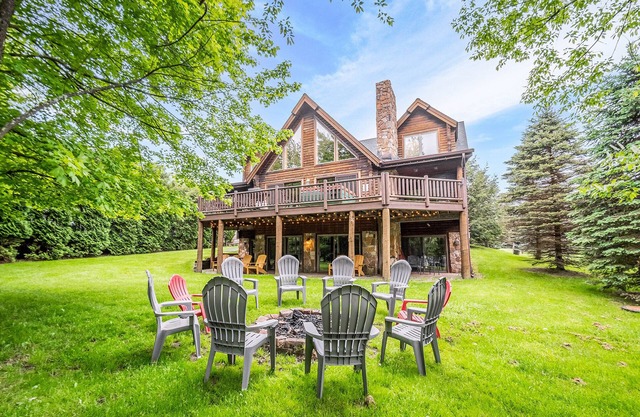 Wild Wild West | Dock Slip, Hot Tub, Firepit!