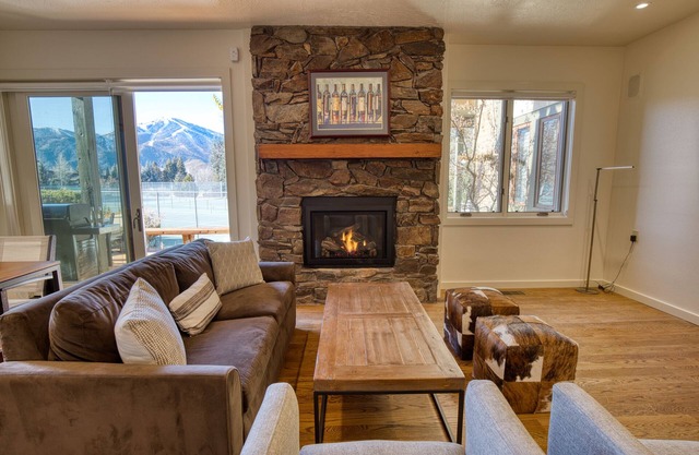 Wildflower Resort Stay - Sun Valley Condo with King Bed and Mtn Views