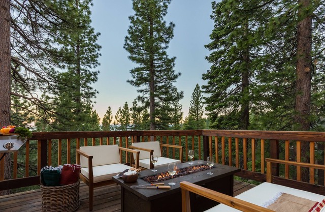 Wildwood by AvantStay | Seclusion In The Woods w/ 3 Decks! 15mins from NrthStar!