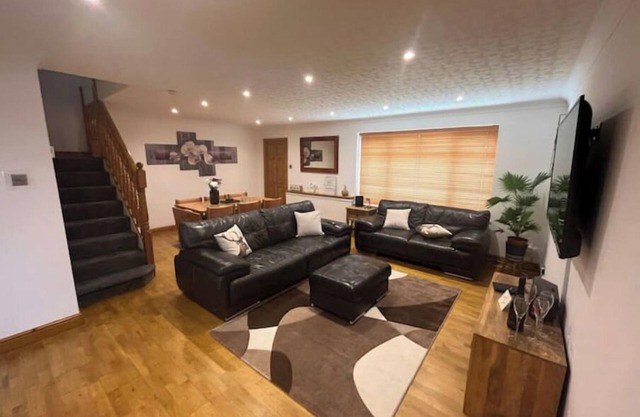 Wilford Charm: Spacious 3-bedroom retreat in Nottingham
