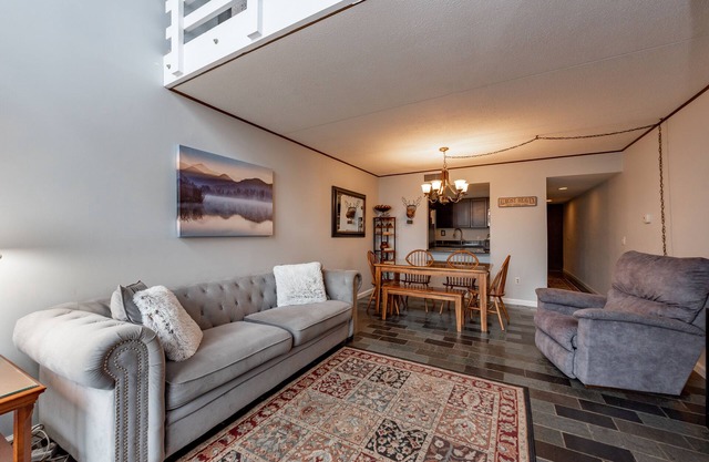 Will O' The Wisp 510G: Newly Renovated Lakefront 2 Bedroom Condo, Brand New Walk