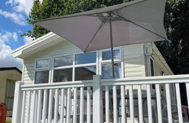 Willerby, 2 bedroom Caravan, surrounded by nature