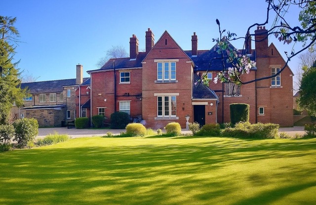 Willingham House - Lodge Rooms