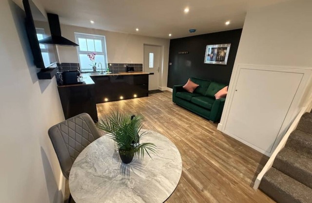 Willow Barn - Nantwich with Hot Tub