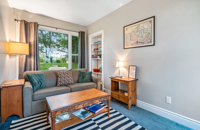 Windmill Point Place - All yours - Private Beach Location