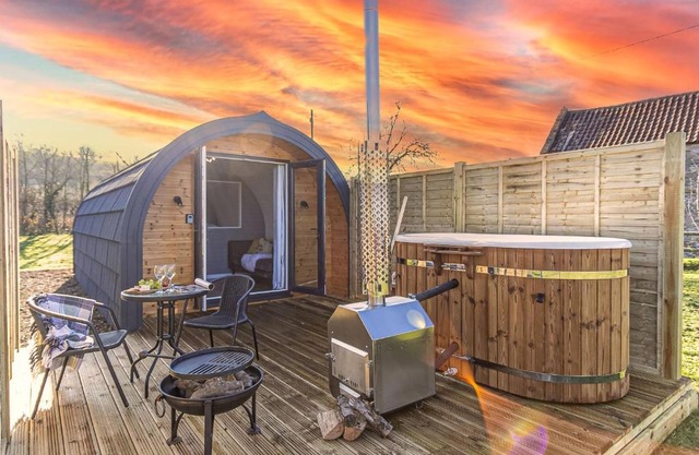 Windsor, Apple Tree Glamping, Nr Wells