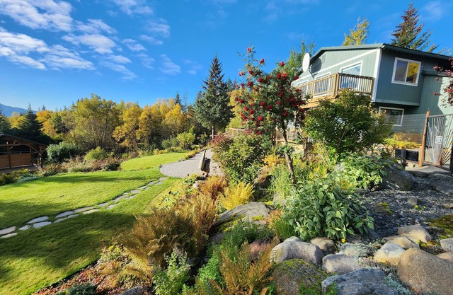 Wine tasting with a view! Exclusive apartment available at Bear Creek Winery.