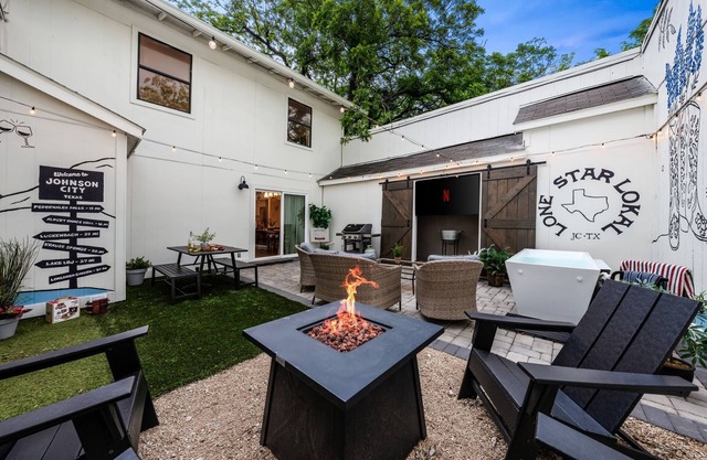 Wine Trail Retreat w/Fire Pit, Grill, Plunge, Walk to Downtown!
